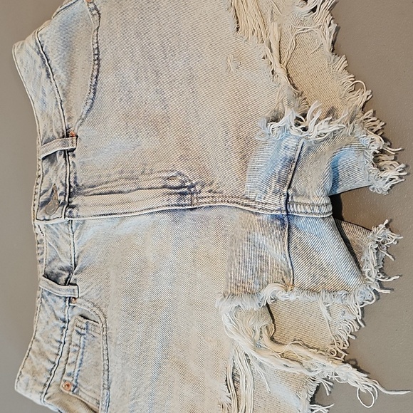 Garage Light Wash Size 7 Jean Shorts - Picture 5 of 7